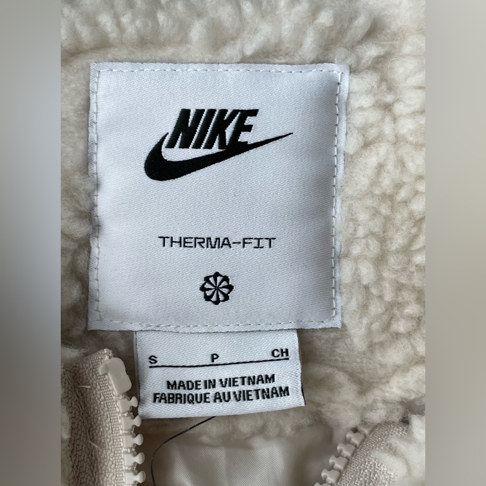 Nike Therma Fit Sherpa Jacket Coat Women’s SMALL NEW Parka Christmas Holiday - Picture 4 of 12